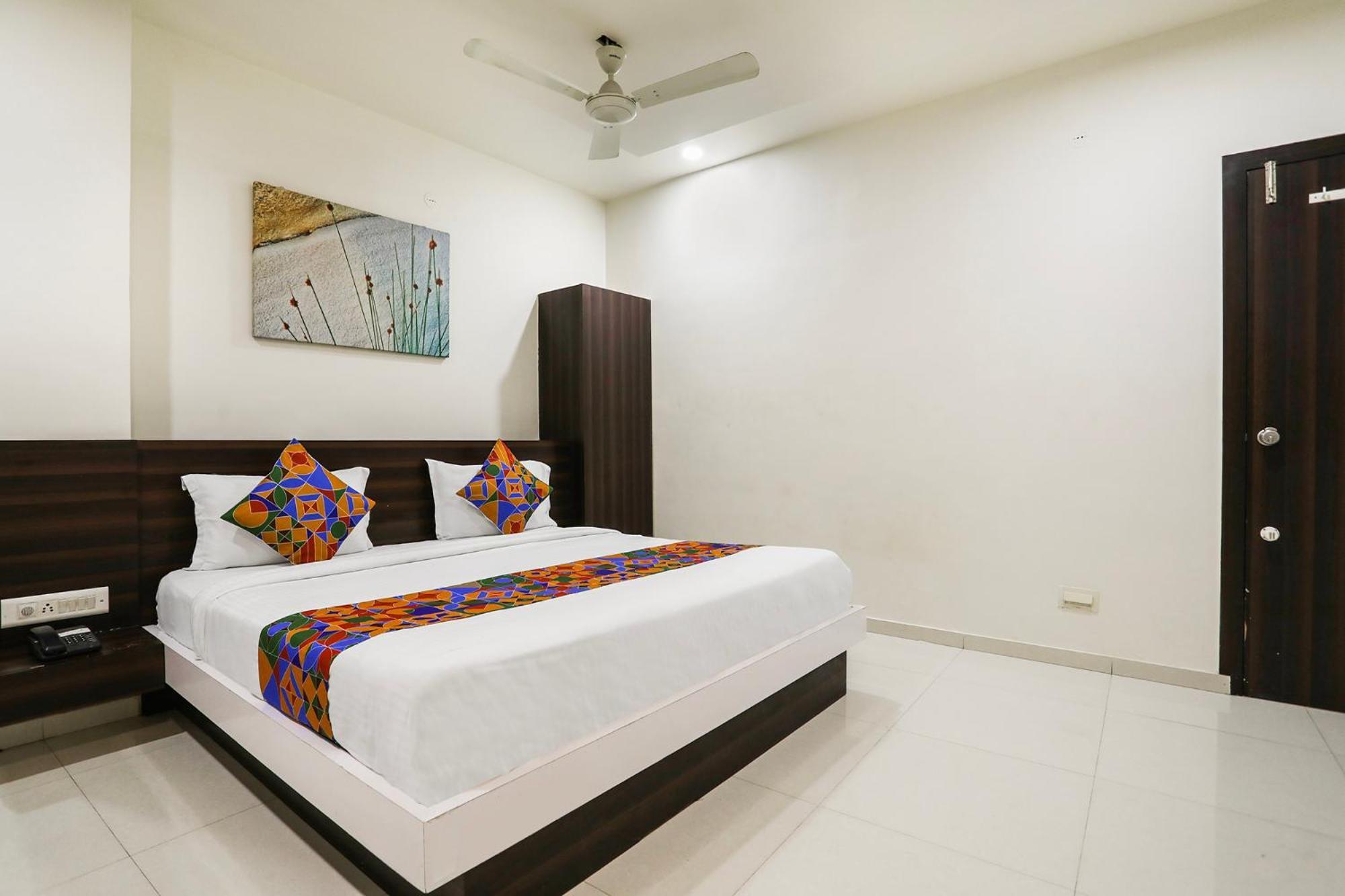 Fabhotel Sk Rajkot Eksteriør bilde