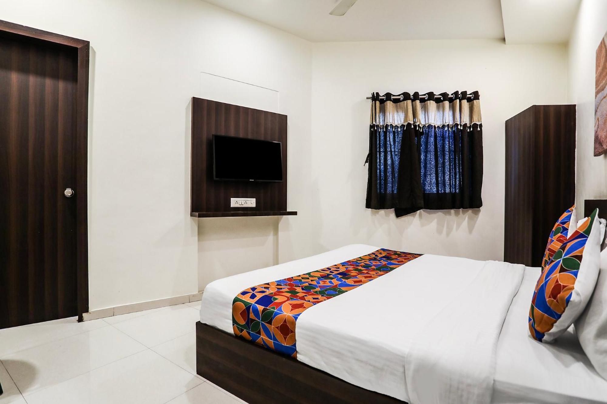 Fabhotel Sk Rajkot Eksteriør bilde