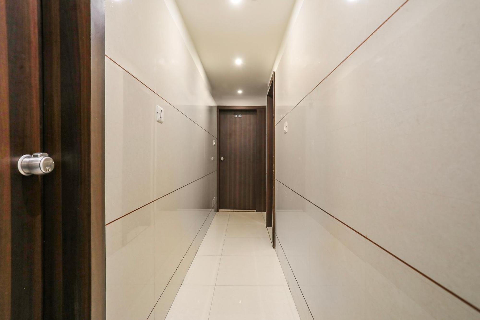 Fabhotel Sk Rajkot Eksteriør bilde