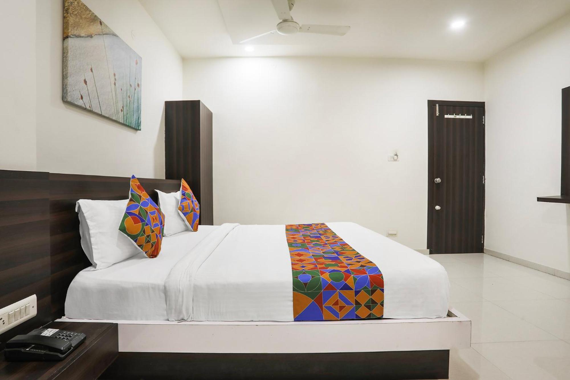 Fabhotel Sk Rajkot Eksteriør bilde
