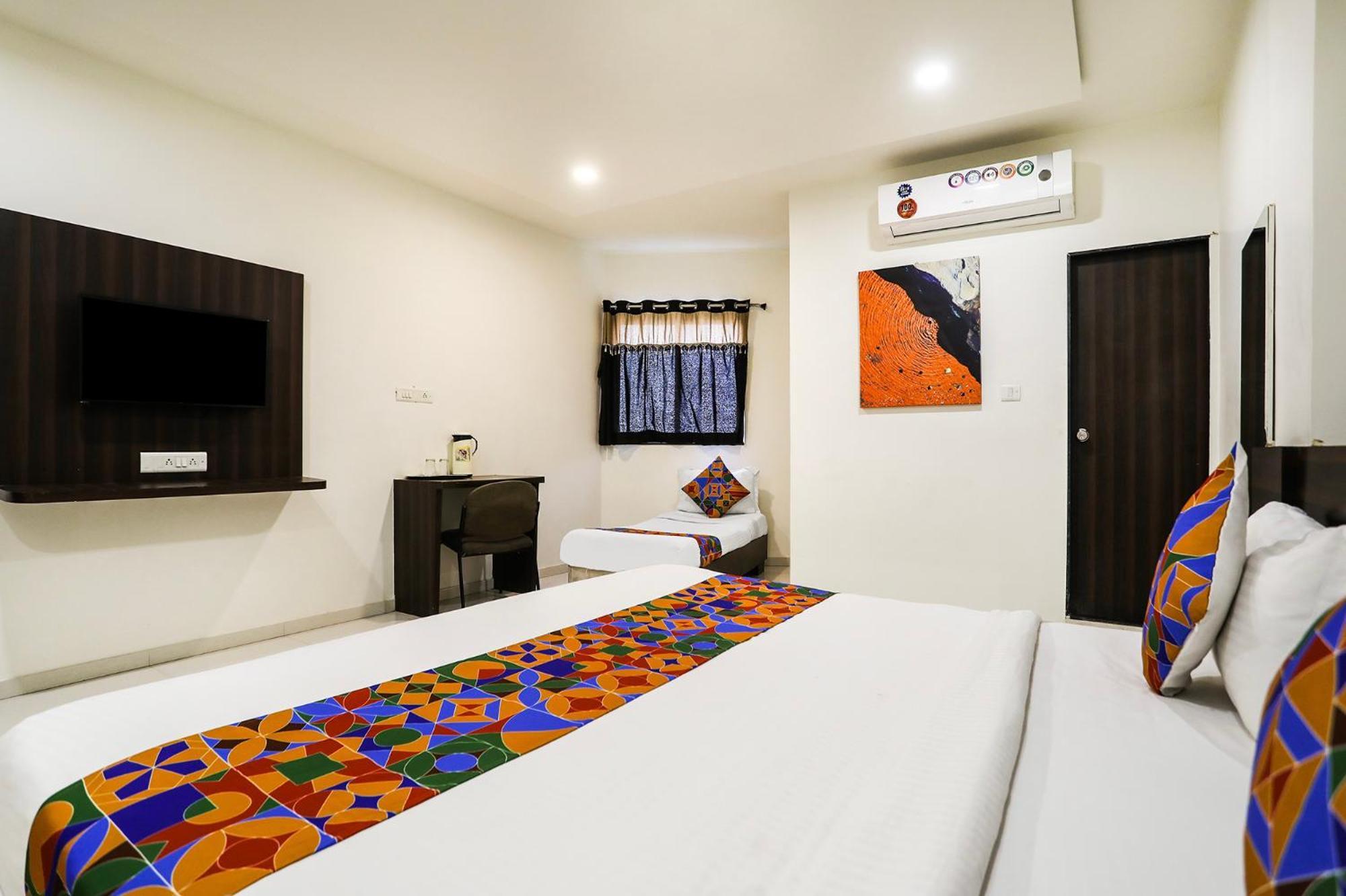 Fabhotel Sk Rajkot Eksteriør bilde