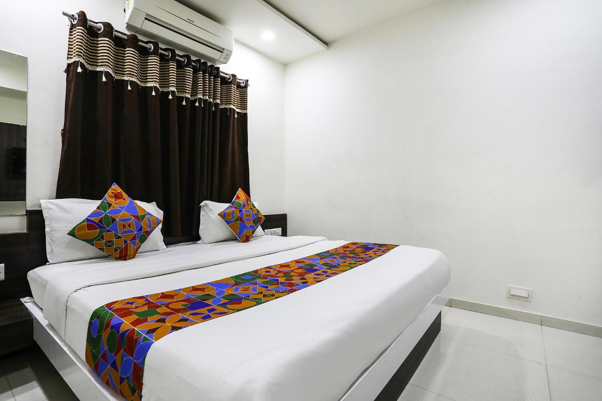Fabhotel Sk Rajkot Eksteriør bilde