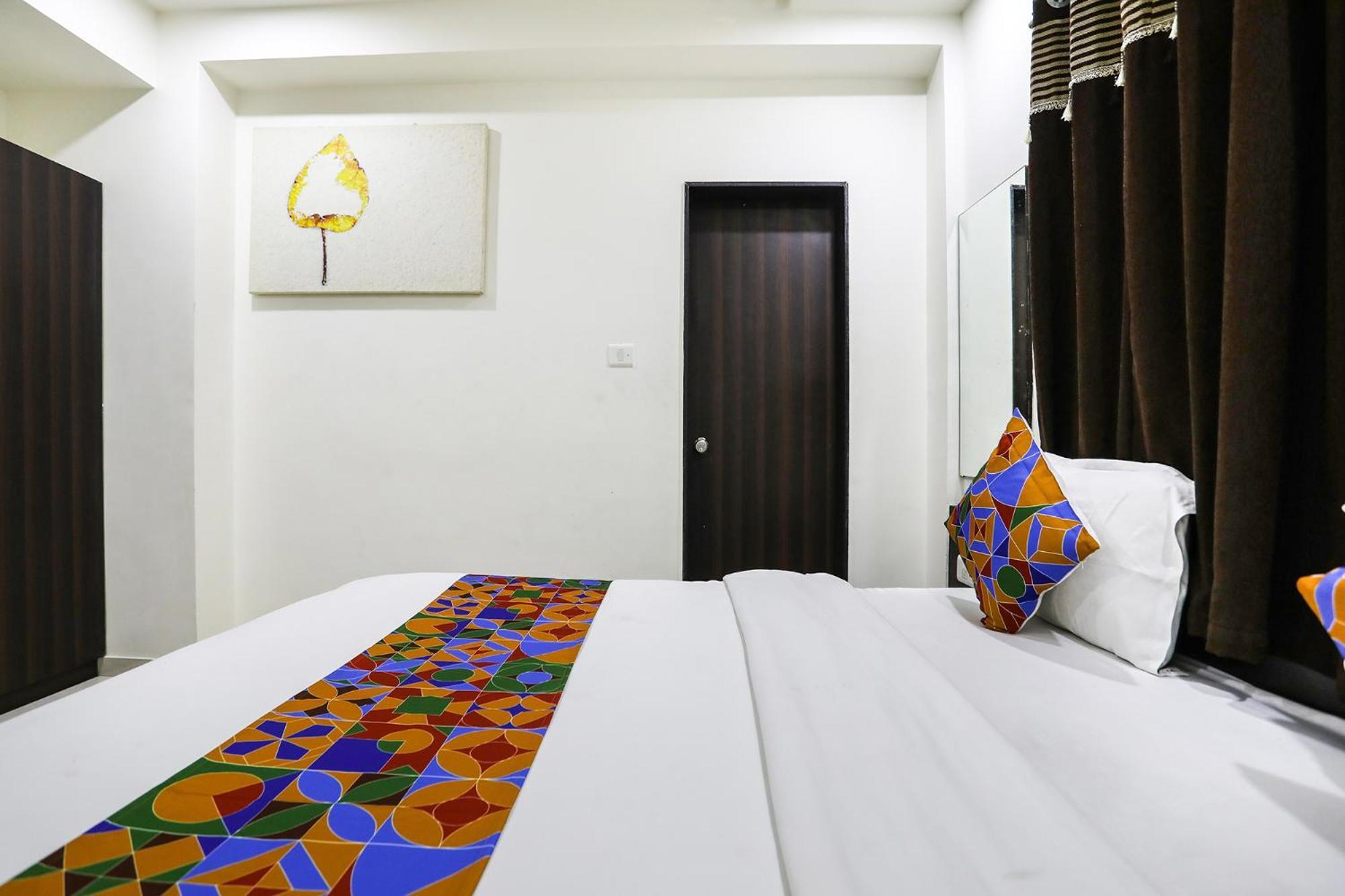 Fabhotel Sk Rajkot Eksteriør bilde